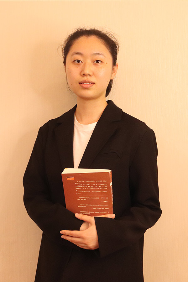 佛坪梁艺 本科学历，优秀班主任